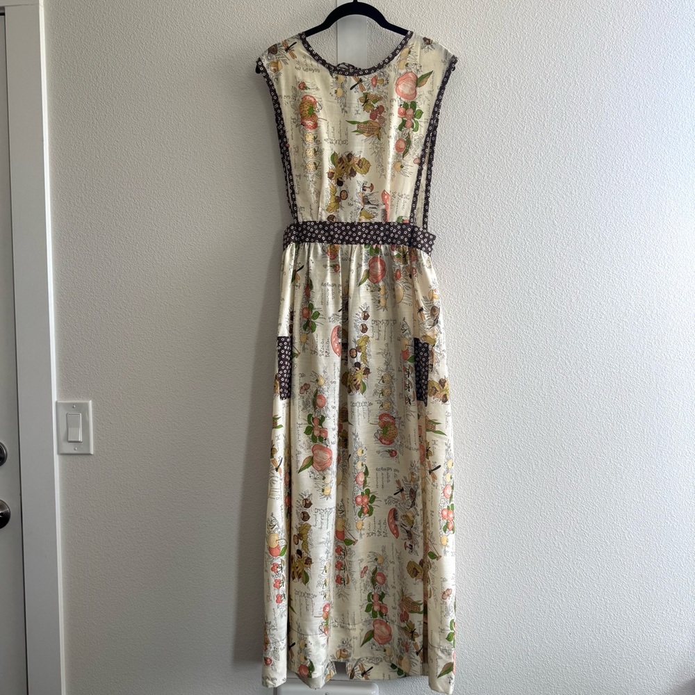 Vintage Floral Fruit Mushroom Print Apron Dress Tie Back Trad Cooking Cottage - Picture 2 of 13